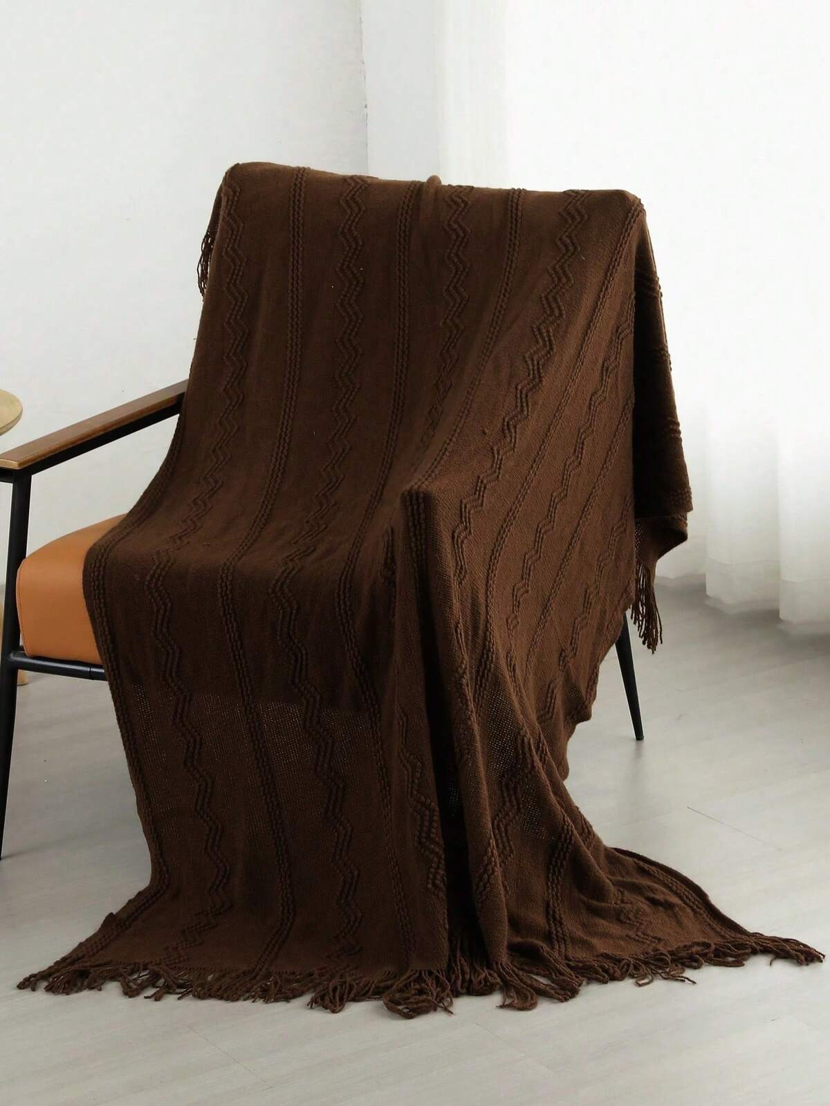 A Diamond-Shaped Pure-Color Knitted Blanket, Featuring A Nordic Style With Rectangular Fringed Edges, Ideal For Office Naps, Bed Covers, Bed End Covers, And Sofa Covers, Suitable For Daily Use
